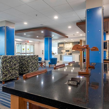 Holiday Inn Express & Suites - Staunton By Ihg Dış mekan fotoğraf