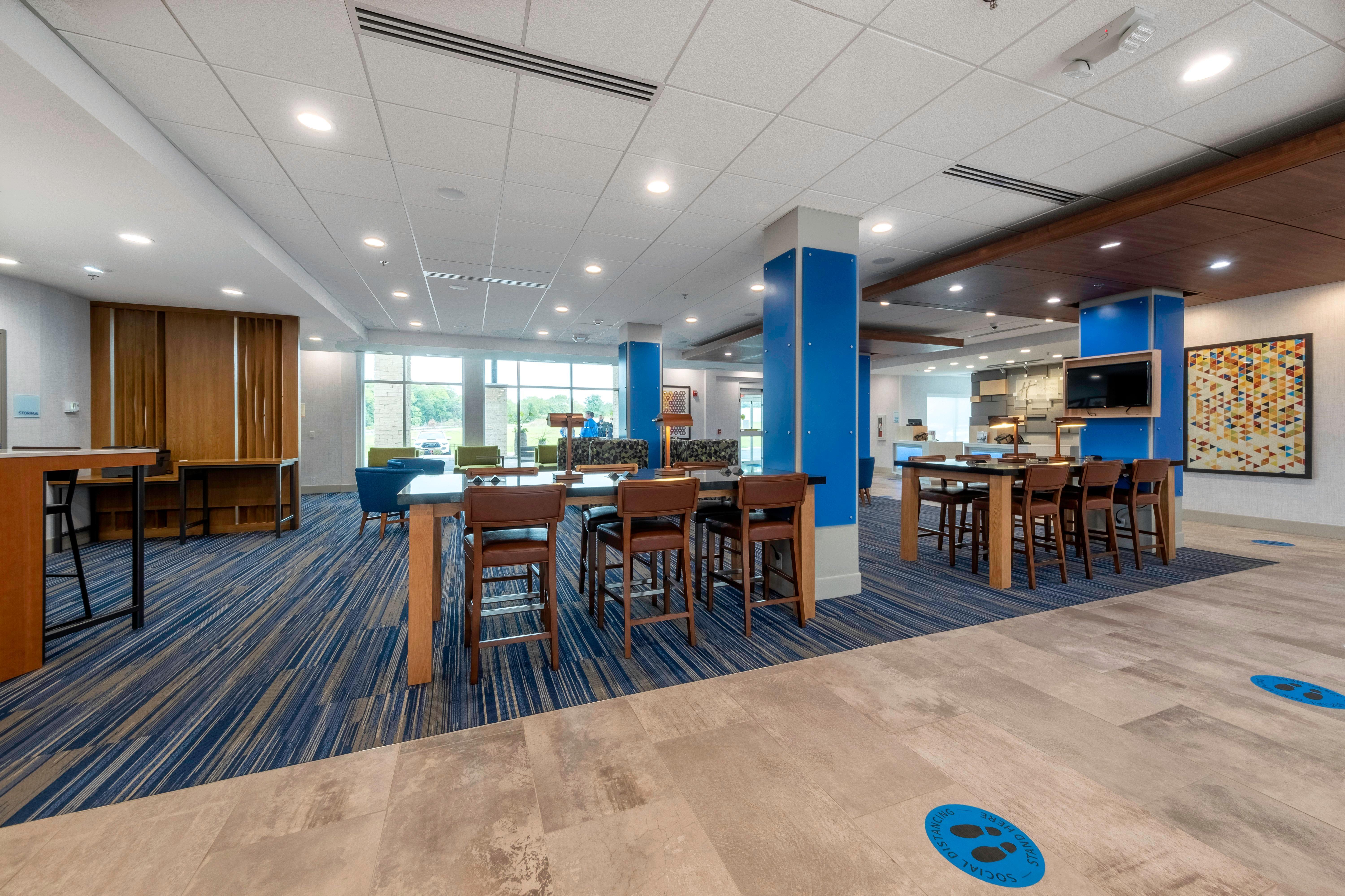 Holiday Inn Express & Suites - Staunton By Ihg Dış mekan fotoğraf