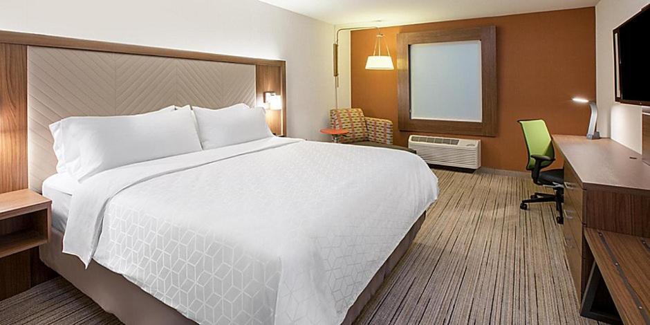 Holiday Inn Express & Suites - Staunton By Ihg Dış mekan fotoğraf