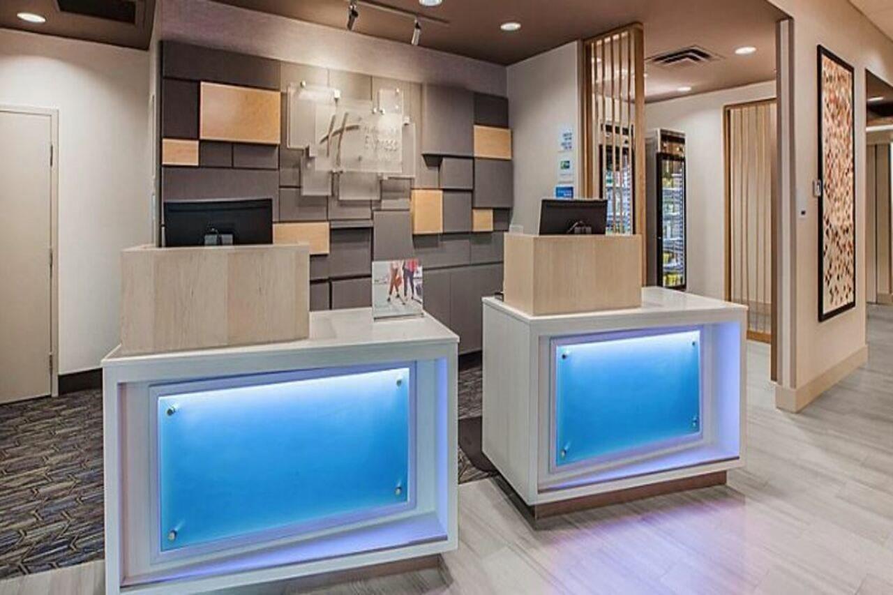 Holiday Inn Express & Suites - Staunton By Ihg Dış mekan fotoğraf