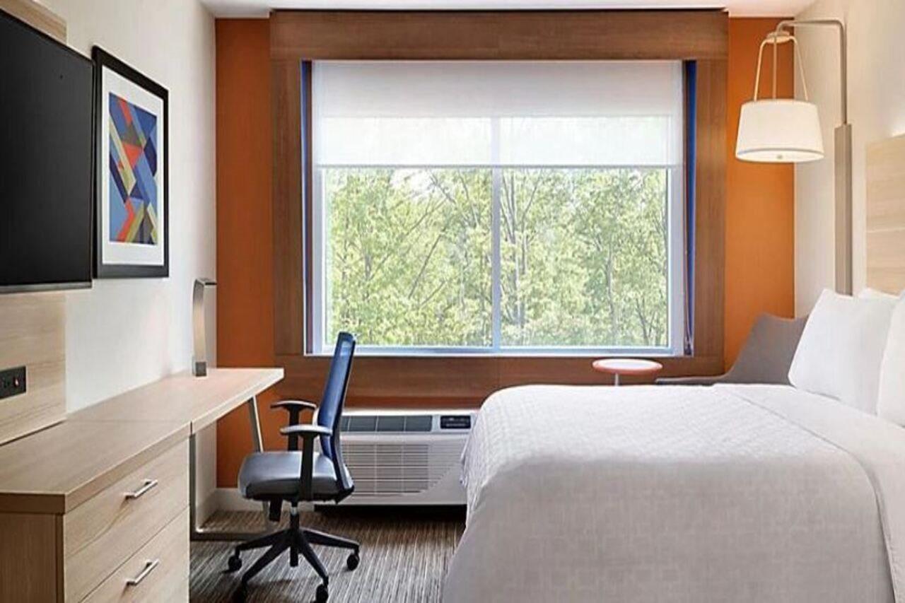 Holiday Inn Express & Suites - Staunton By Ihg Dış mekan fotoğraf
