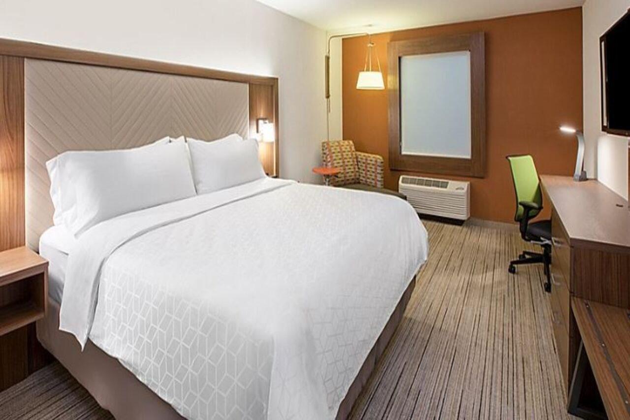 Holiday Inn Express & Suites - Staunton By Ihg Dış mekan fotoğraf